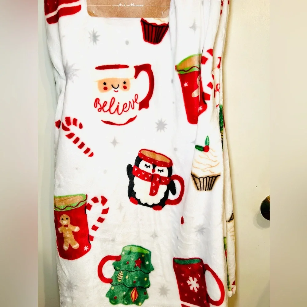 Christmas Festive Coffee Mugs Oversized Plush Throw Blanket Santa Penguin Tree